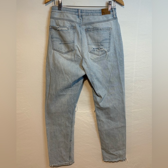 American Eagle Women’s Mom Jean Size 4 - Picture 3 of 7